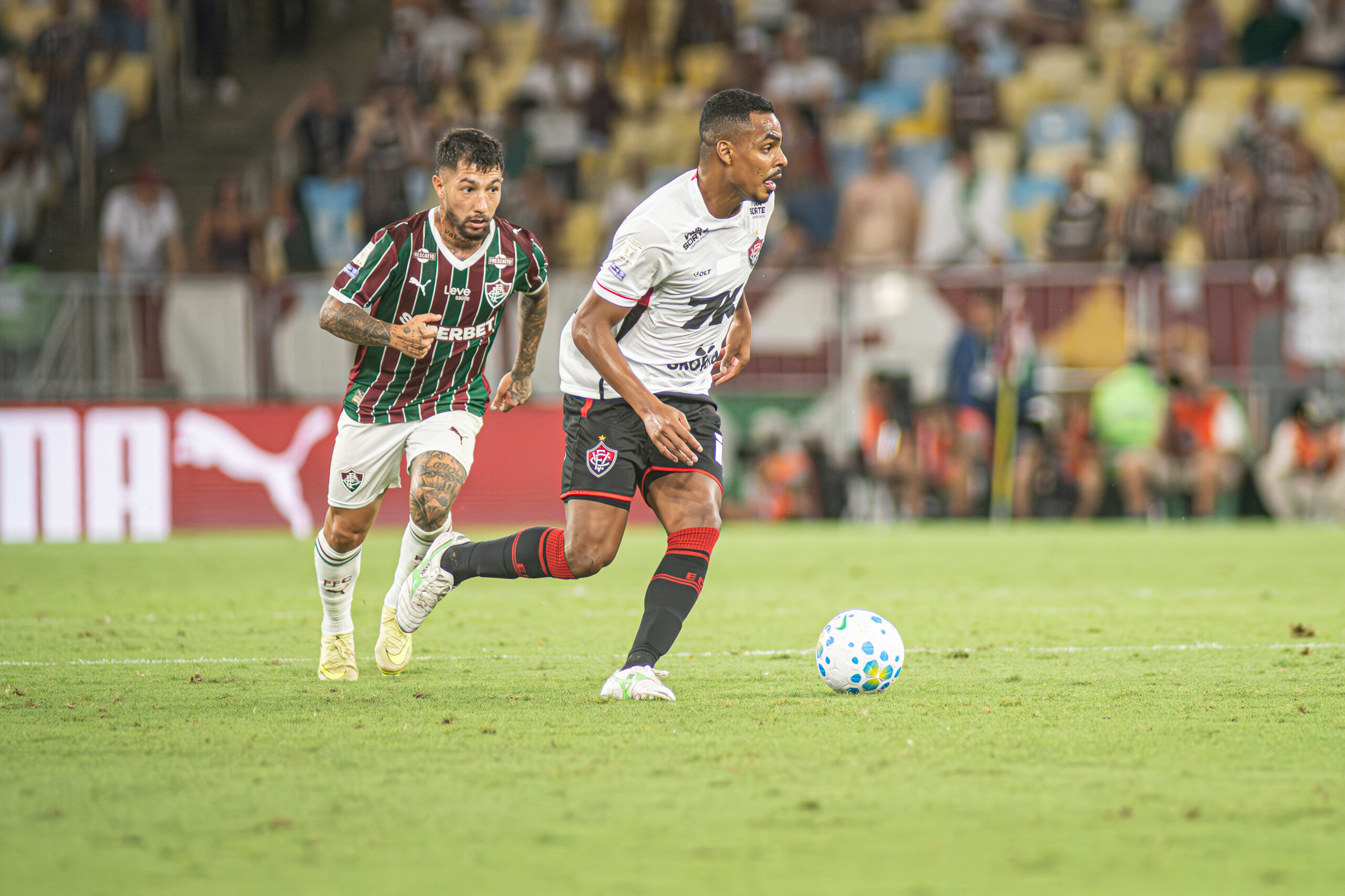 Vitória vira sobre Fluminense, mas leva empate no fim e segue sem vencer como visitante na Série A