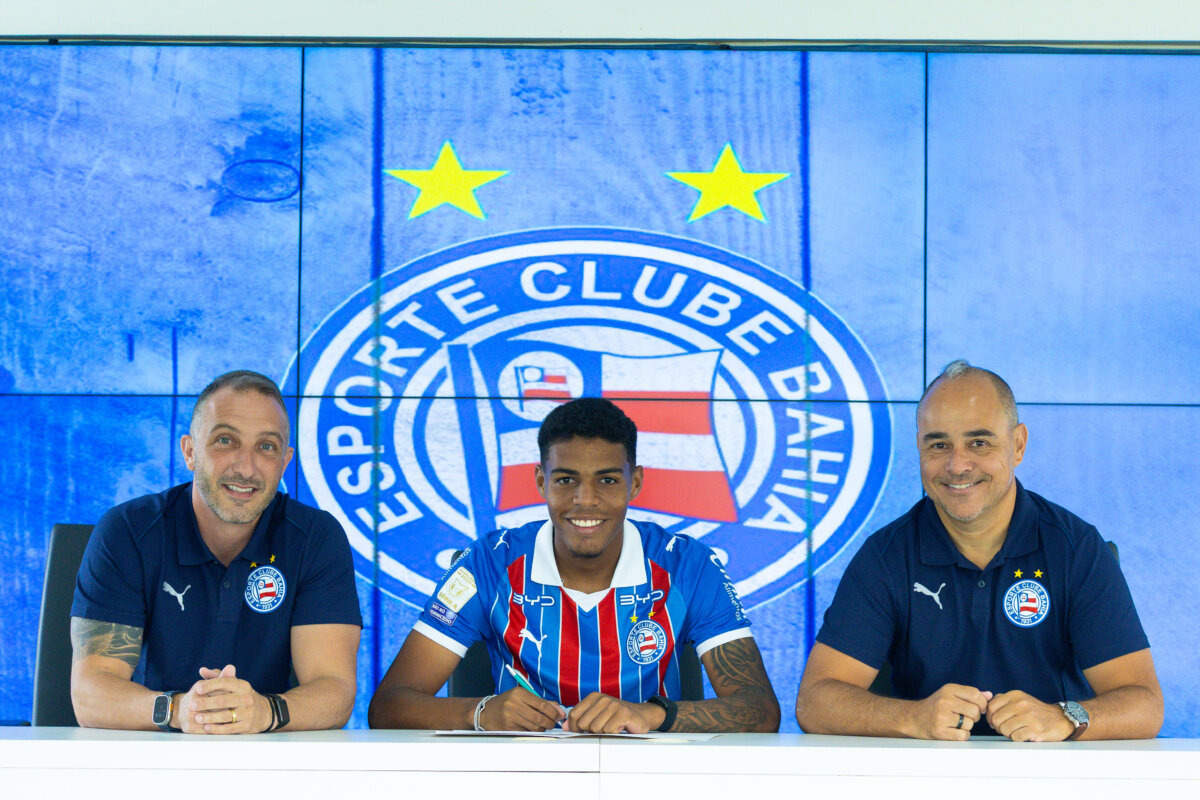 Bahia renova com jovem atacante Caio Suassuna até 2029