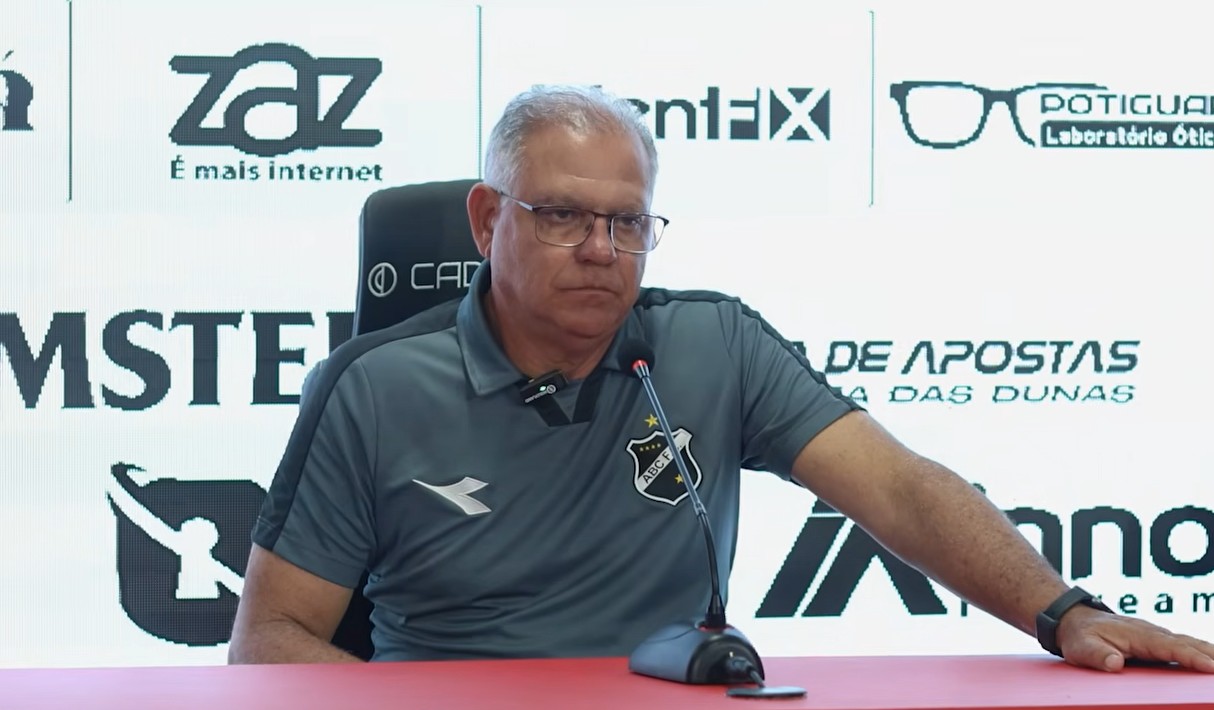 Técnico do ABC reclama da postura do árbitro e diz que time precisa acreditar em reviravolta no jogo de volta: “Temos que jogar para vencer”