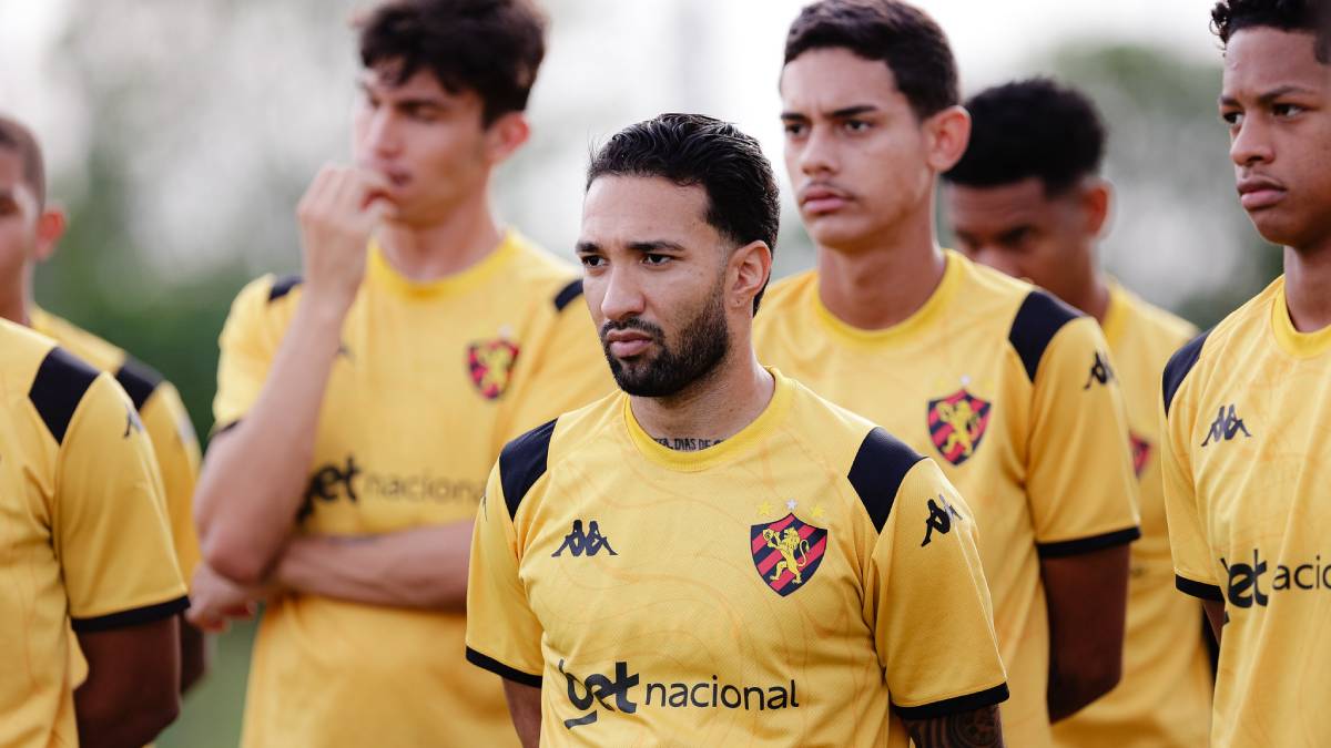 Sport inicia semana de treinos com retornos de Clayson e Zé Roberto; Branquinho marca presença no CT