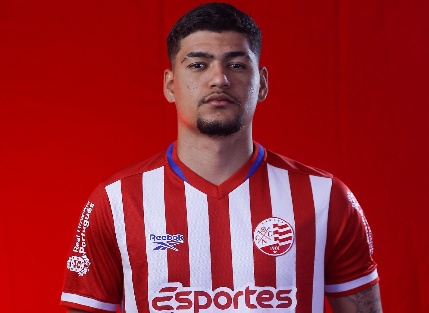 "Tem condições de estar no grupo", diz técnico do Náutico após primeiro gol e jogo de Luiz Cláudio 1 Luiz Cláudio - Centroavante - Náutico