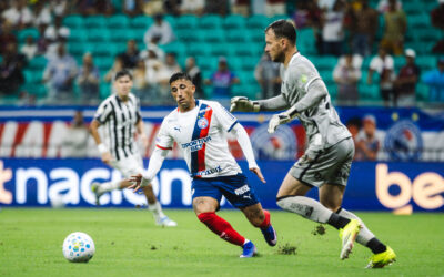 Bahia descarta suspeita de fratura em Kike Oliveira, mas atacante passará por novos exames