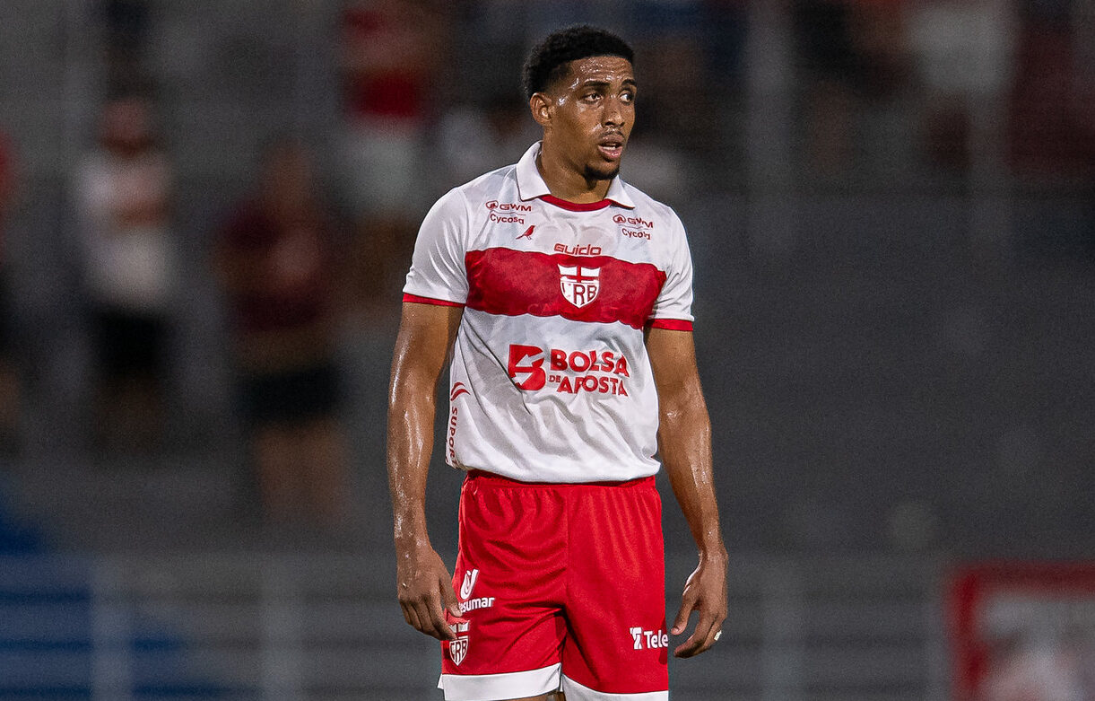 CRB oficializa venda do zagueiro Wallace para o Grêmio e transferência se torna a maior de um atleta da base do clube