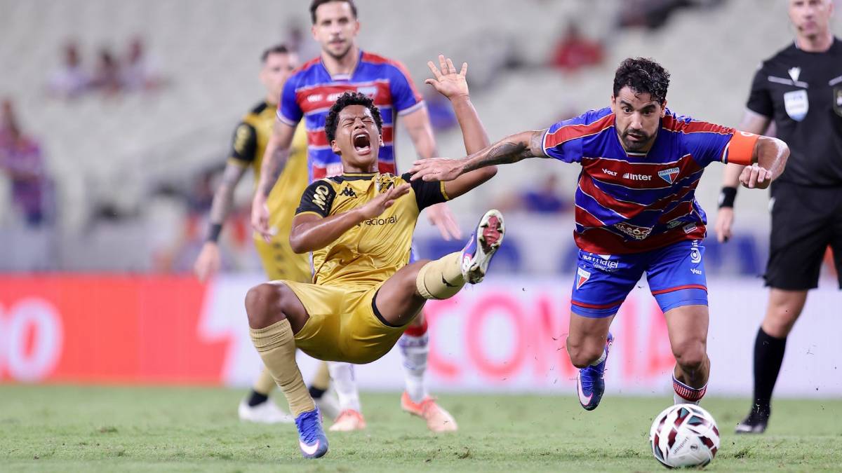 Zé Lucas sofre entorse no tornozelo e vira dúvida no Sport para duelo contra o Criciúma 1 Zé Lucas - Foto: Baggio Rodrigues / Sport Recife.