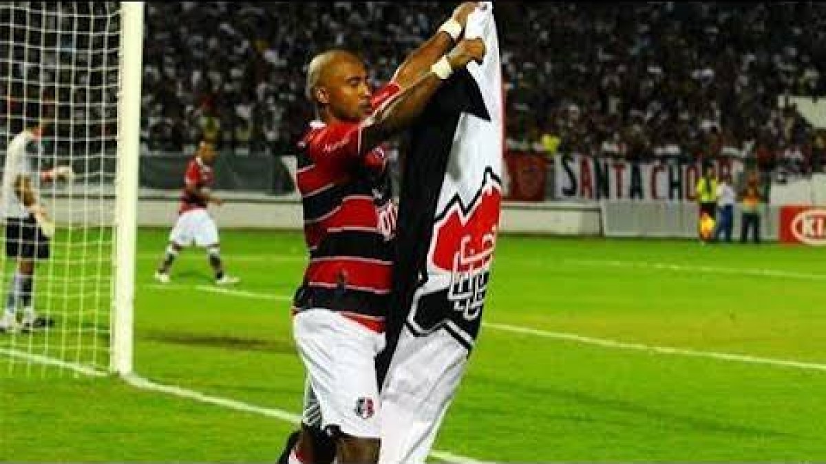 Ex-atacante Brasão, com passagem marcante pelo Santa Cruz em 2010, é assassinado em Tubarão-SC