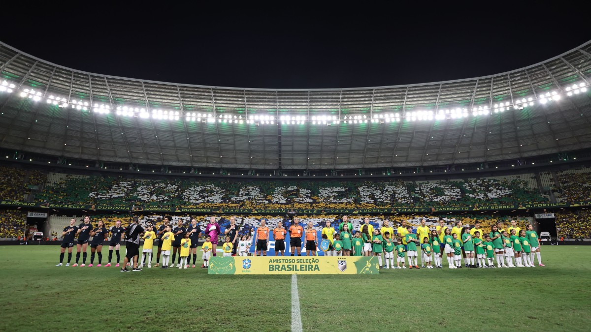 No Castelão lotado e recorde de público para a Seleção Brasileira Feminina no Nordeste, Brasil perde para os EUA em amistoso