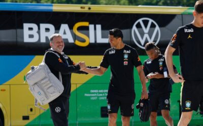 Ancelotti confirma Douglas Santos titular e saída de Cunha em último amistoso antes da Copa do Mundo