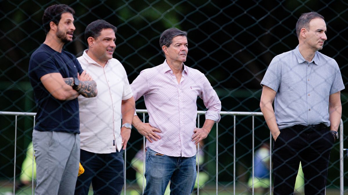 Presidente do Sport rebate manifesto de grupo político e defende gestão: “Não pedimos silêncio, pedimos responsabilidade” 3 Matheus Souto Maior, presidente do Sport, ao lado de Hudson, Felipe Ximenes e