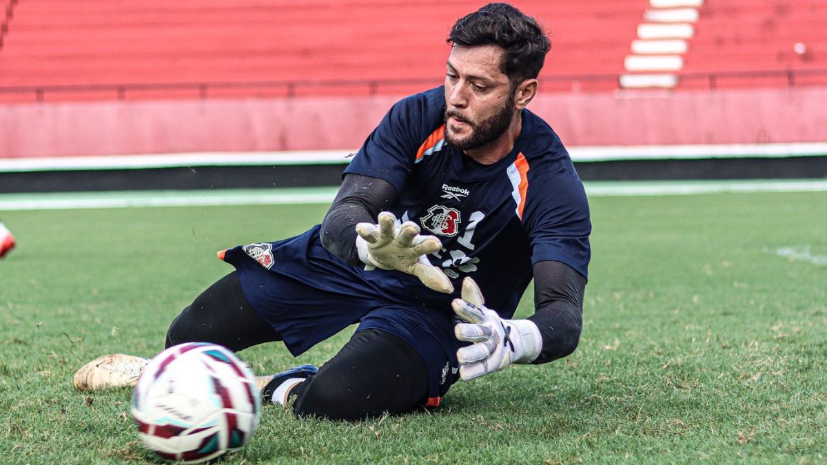 Santa Cruz terá o retorno do goleiro Thiago Coelho contra o Ypiranga-RS