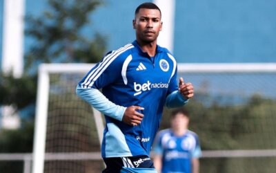 Vitória negocia a contratação do volante Walace, do Cruzeiro