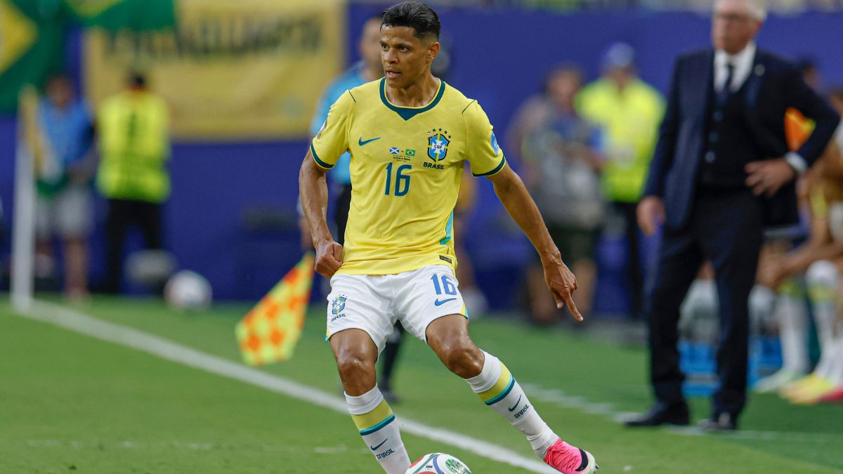 Douglas Santos, lateral-esquerdo do Brasil na Copa do Mundo e ex-lateral-esquerdo do Náutico