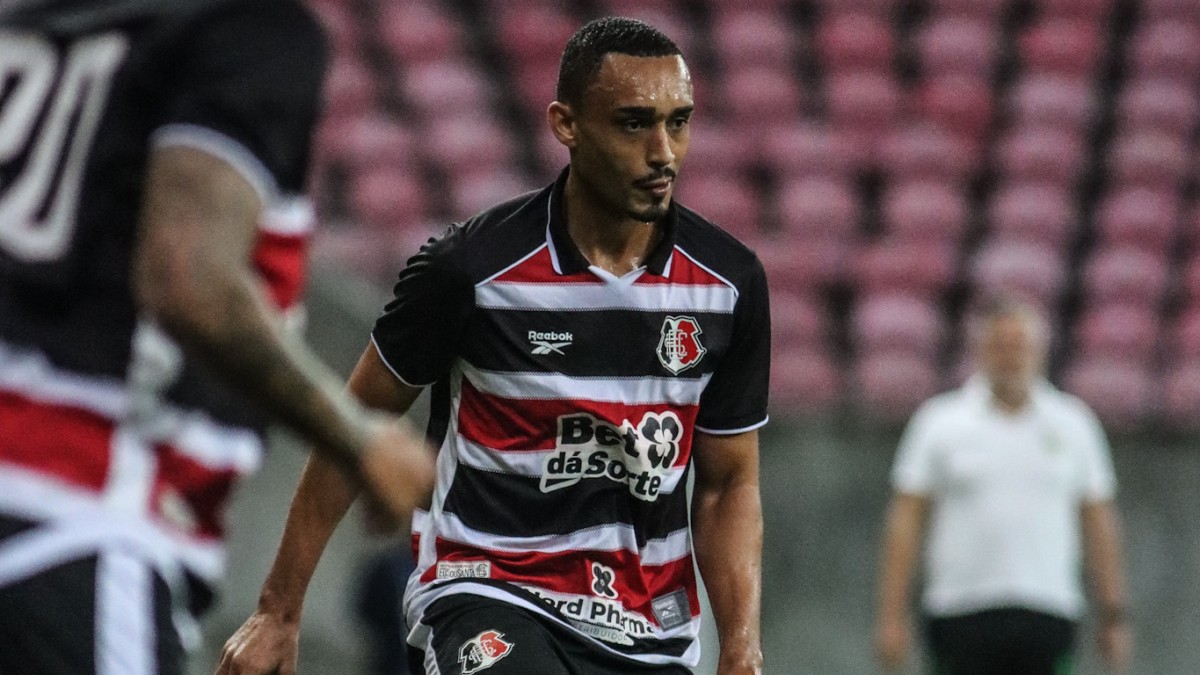 Santa Cruz perde zagueiro Eurico para jogo contra o Ituano, mas terá volta de William Alves