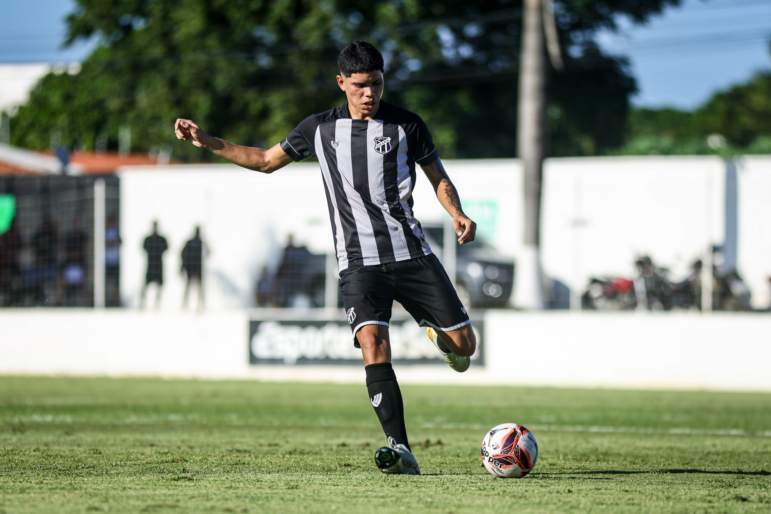 Ceará vence Inter de virada, avança para semifinal da Série B Sub-20 e garante acesso à elite