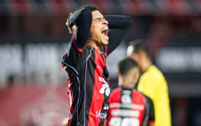 No embalo da lei do ex, Vitória vence o Fortaleza de virada e conquista a Copa do Nordeste após 16 anos
