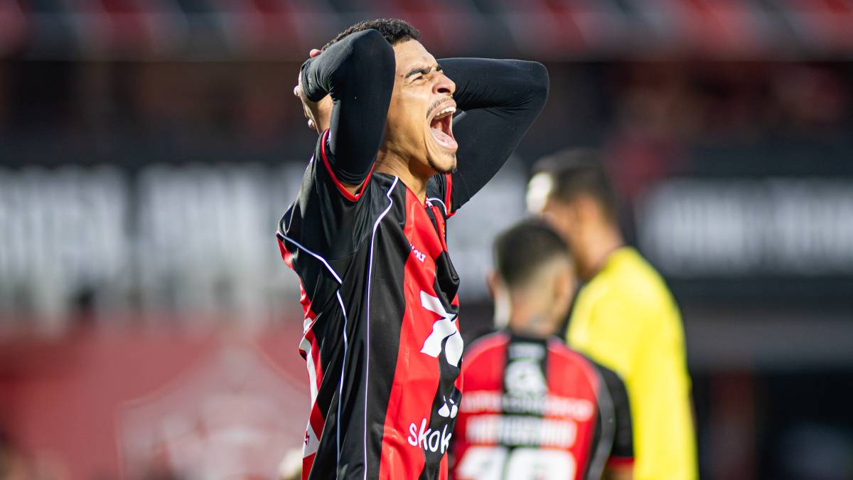 No embalo da lei do ex, Vitória vence o Fortaleza de virada e conquista a Copa do Nordeste após 16 anos