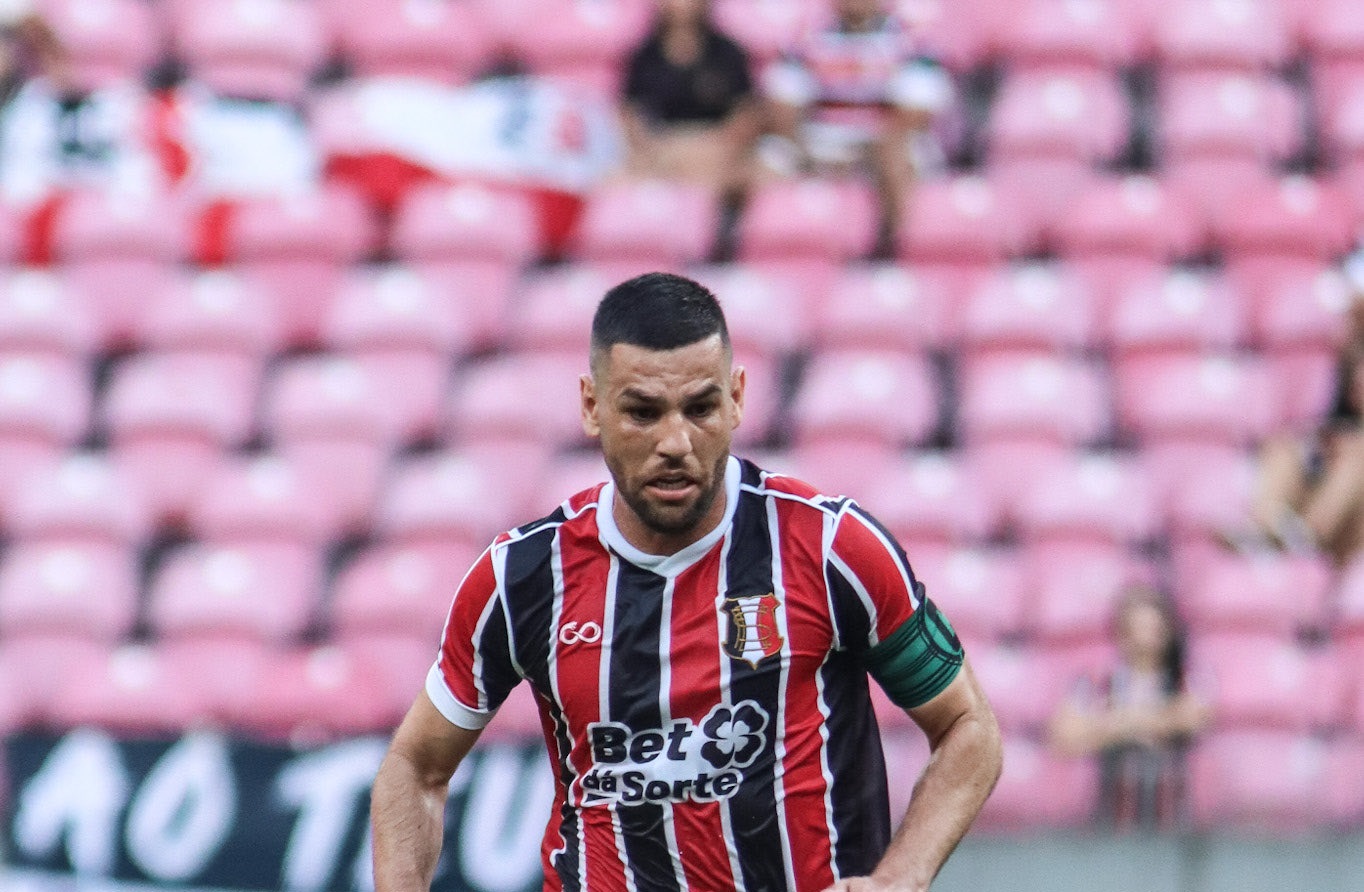 William Alves avalia atuação do Santa Cruz contra o Brusque e destaca bola parada