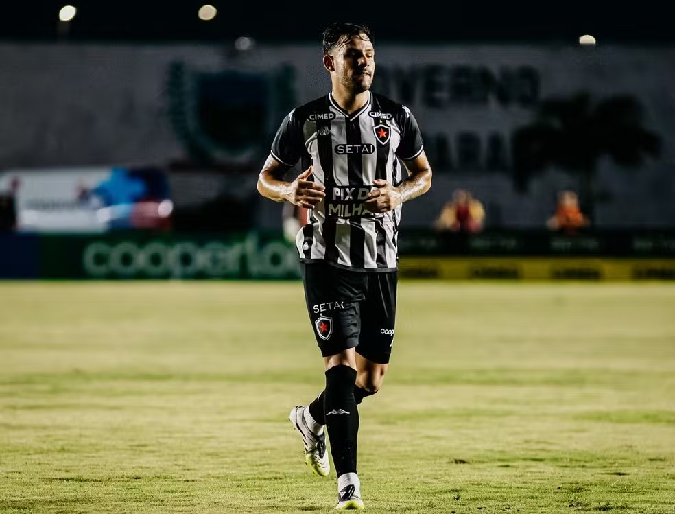 Botafogo-PB anuncia saída do volante Dudu Nardini