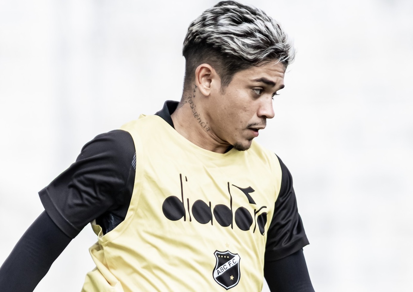 Emprestado pelo Náutico, Thalissinho acerta saída do ABC