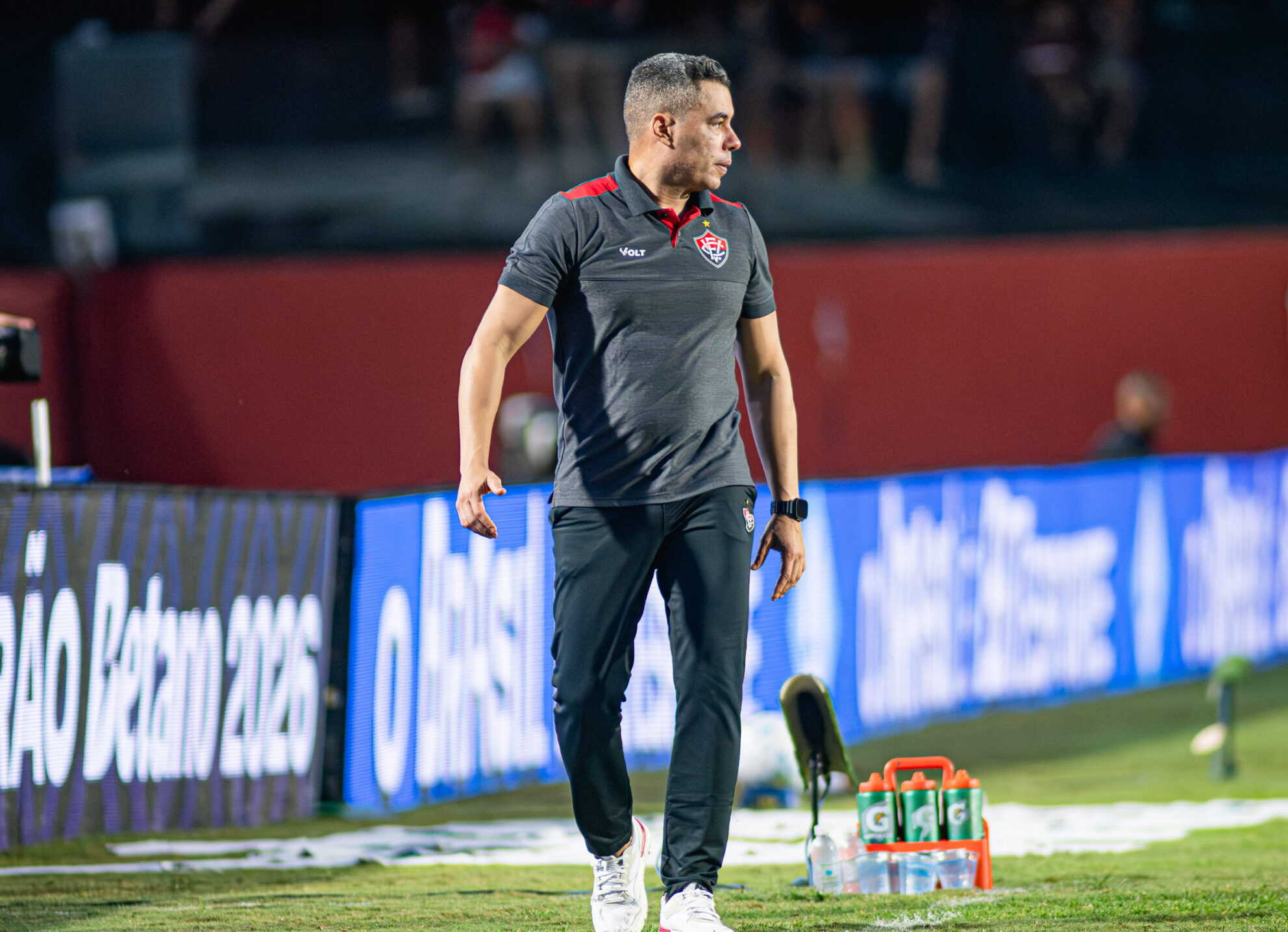 Em seu 50º jogo pelo Vitória, Jair Ventura celebra três pontos e bom desempenho no Barradão: “Somos os terceiro melhor mandante”