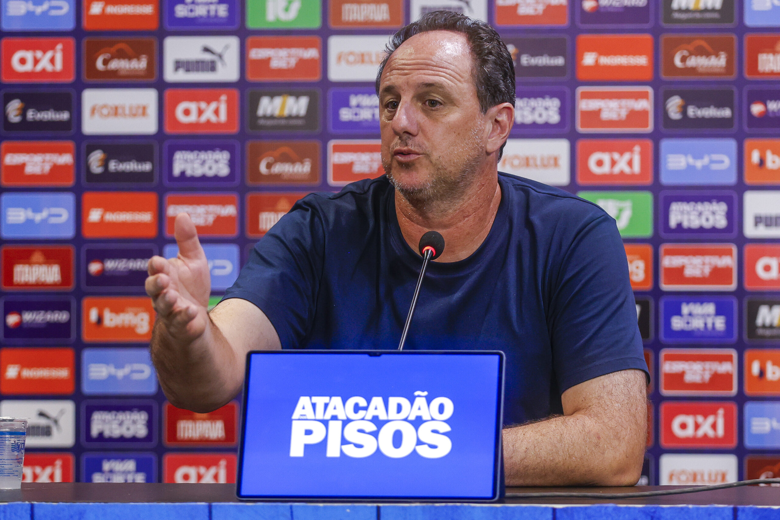 Ceni avalia sequência de jogos do Bahia e oportunidades para os jogadores da base: “A intenção é dar mais espaço aos jovens”