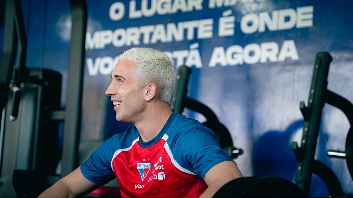 Fortaleza relaciona 24 jogadores para confronto direto diante do Vila Nova