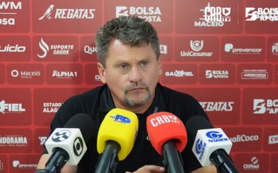 Fábio Matias exalta jogo coletivo do CRB contra o Vila Nova: “Praticamente perfeito”
