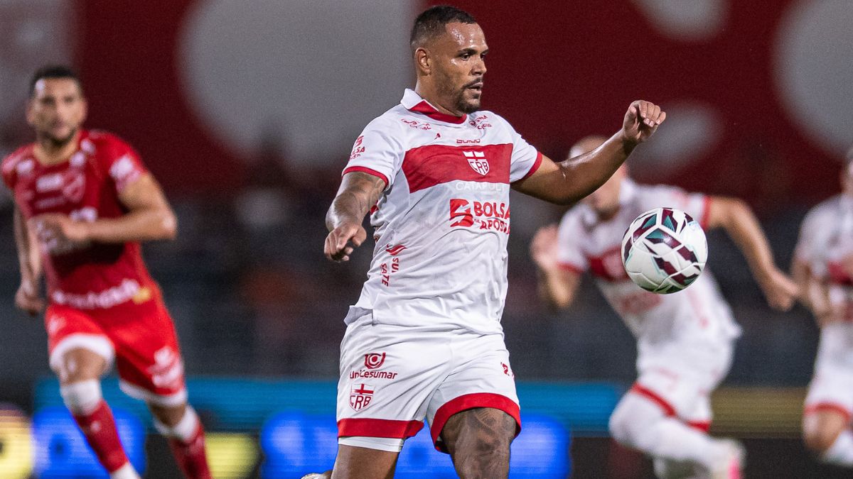 Mikael marca de novo e CRB vence o Vila Nova pela Série B