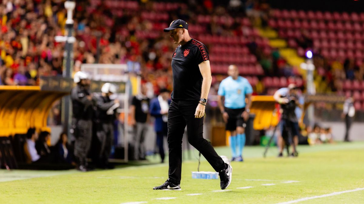 Dal Pozzo admite pressão, mas diz que erros do Sport estão custando as vitórias na Série B