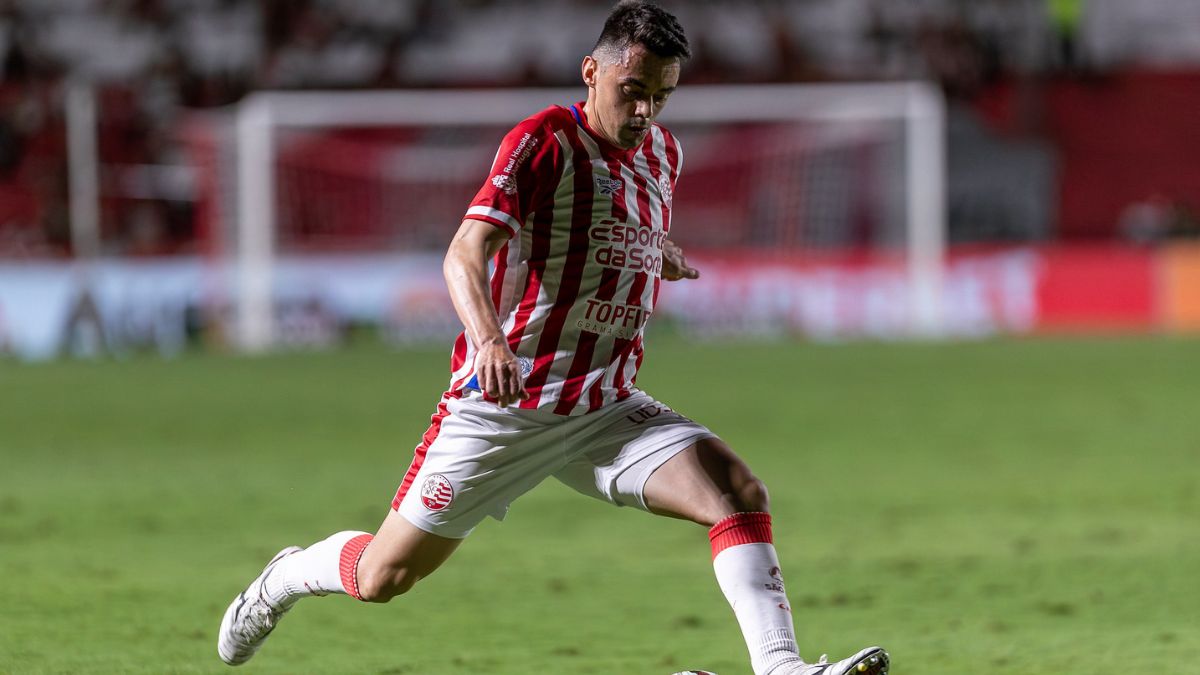 Lateral do Náutico passa por primeira cirurgia na carreira e relata sentimento de medo