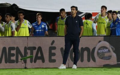 Abel Ferreira concorda com expulsões do Vitória e diz que lance de Maurício foi “no limite”