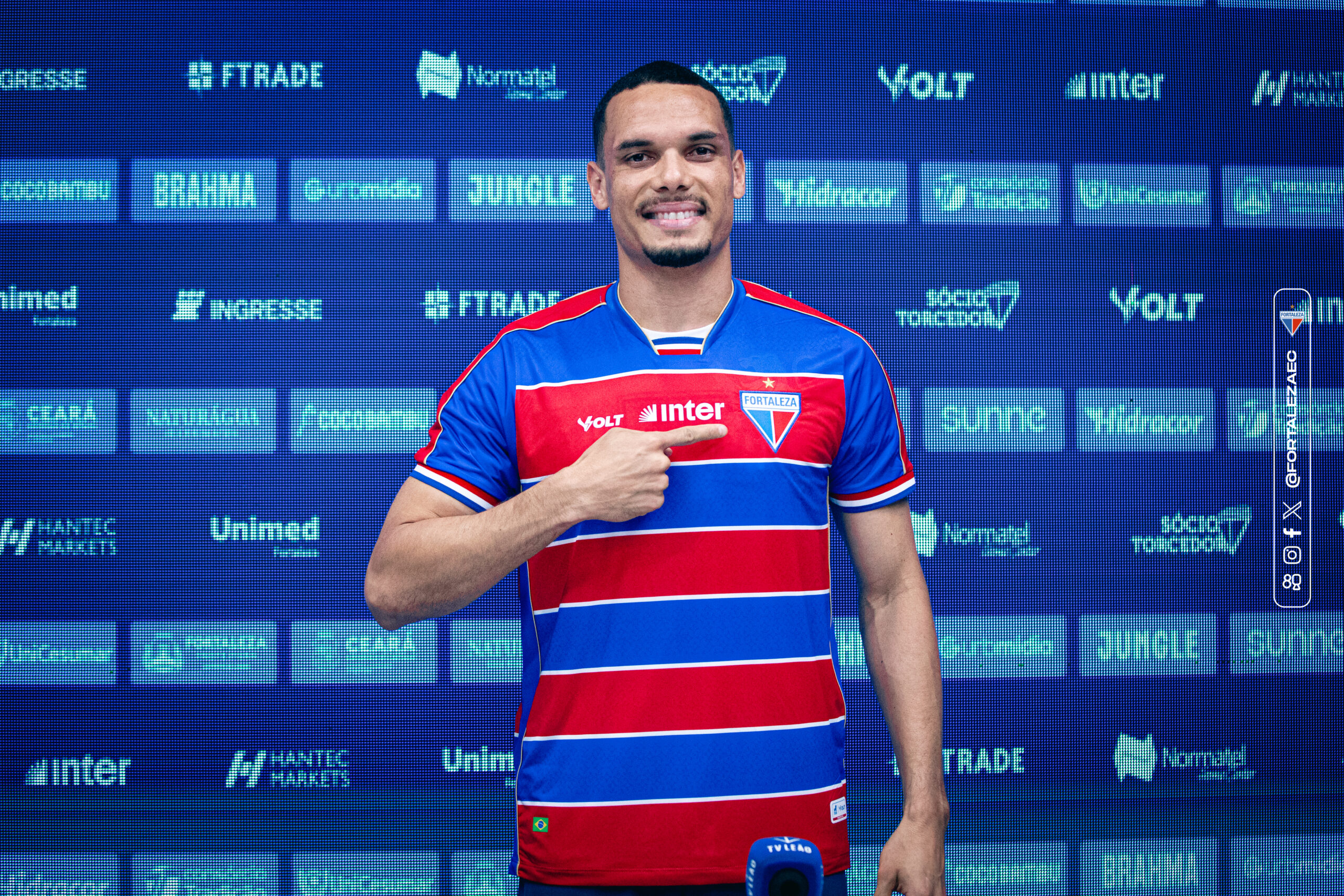 Neris exalta Fortaleza e revela que assistia jogos do clube “desde pequeno”