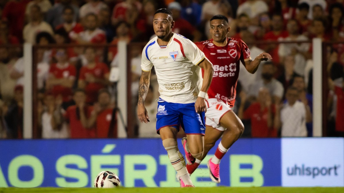 Fortaleza sofre na bola aérea e perde para o Vila Nova fora de casa, pela Série B 2 Luiz Fernando, atacante do Fortaleza em jogo contra o Vila Nova, pela Série B