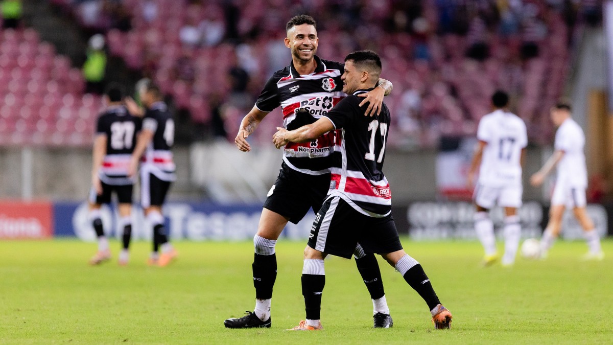 Aguerrido, Santa Cruz bate o Ituano e sobe para a 4ª colocação da Série C 1 Renato e Ronald, atacantes do Santa Cruz