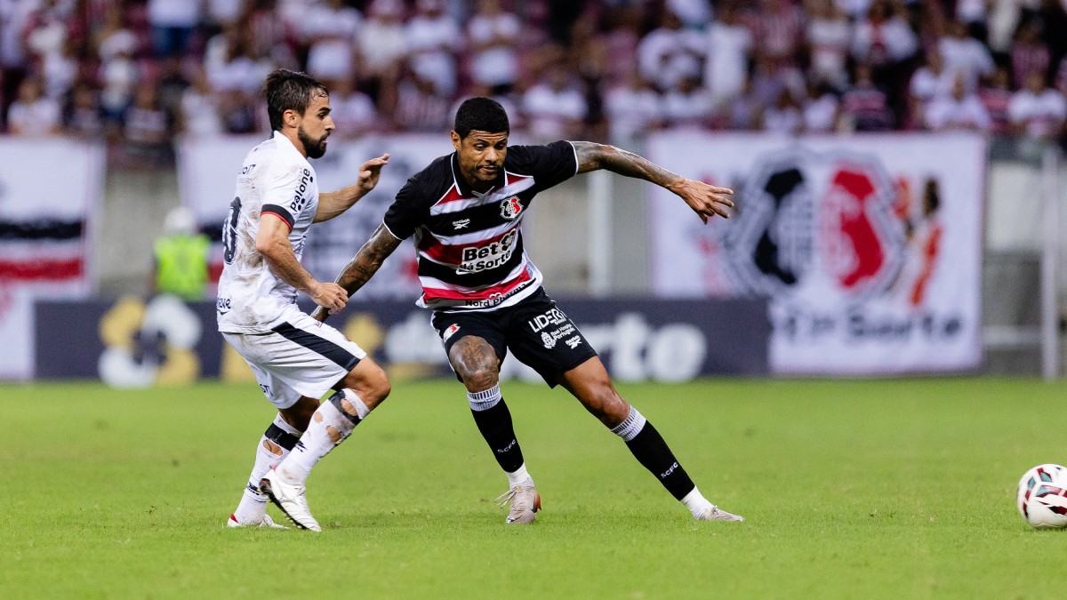 Aguerrido, Santa Cruz bate o Ituano e sobe para a 4ª colocação da Série C 3 Tiago Marques, atacante do Santa Cruz