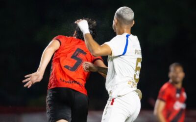 Com um jogador a mais, Fortaleza perde para o Atlético-GO pela Série B