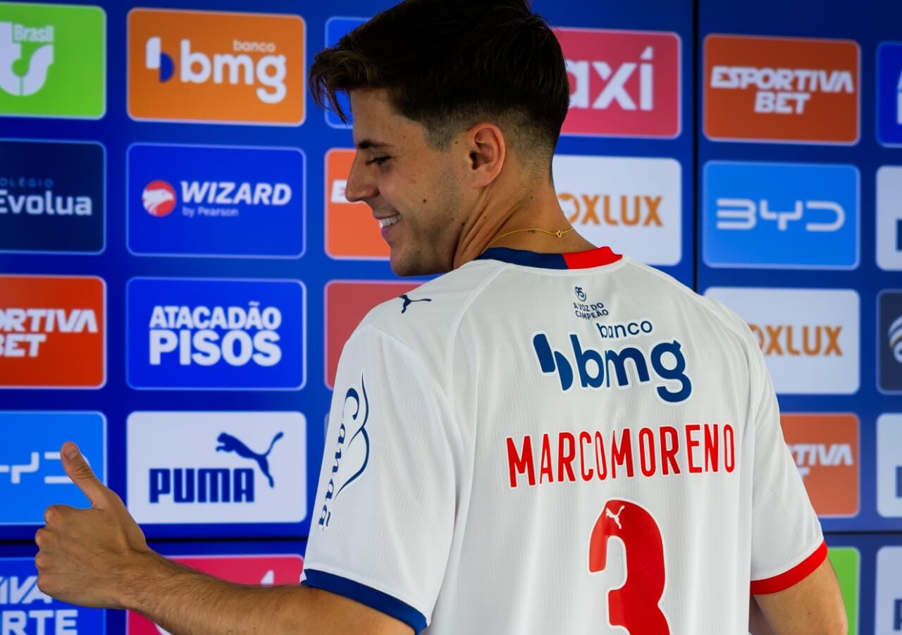 Apresentado no Bahia, Marco Moreno ressalta boa recepção e projeta evolução no Tricolor: "Pouco a pouco vão ver minhas qualidades" 1 Marco Moreno é o novo camisa 3 do Esquadrão - Foto: Letícia Martins/EC Bahia