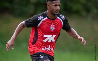Vitória: Lateral-direito Fabiano Souza é regularizado e fica à disposição para estrear contra o Botafogo