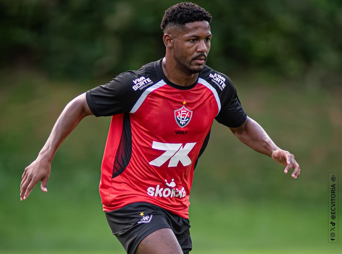 Vitória: Lateral-direito Fabiano Souza é regularizado e fica à disposição para estrear contra o Botafogo 1 Fabiano Souza - Lateral-direito - Vitória