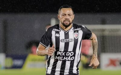 Felipe Azevedo rescinde com o Botafogo-PB por motivos pessoais