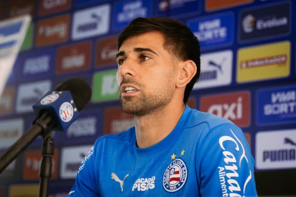 Bahia anuncia renovação de contrato do volante Nico Acevedo
