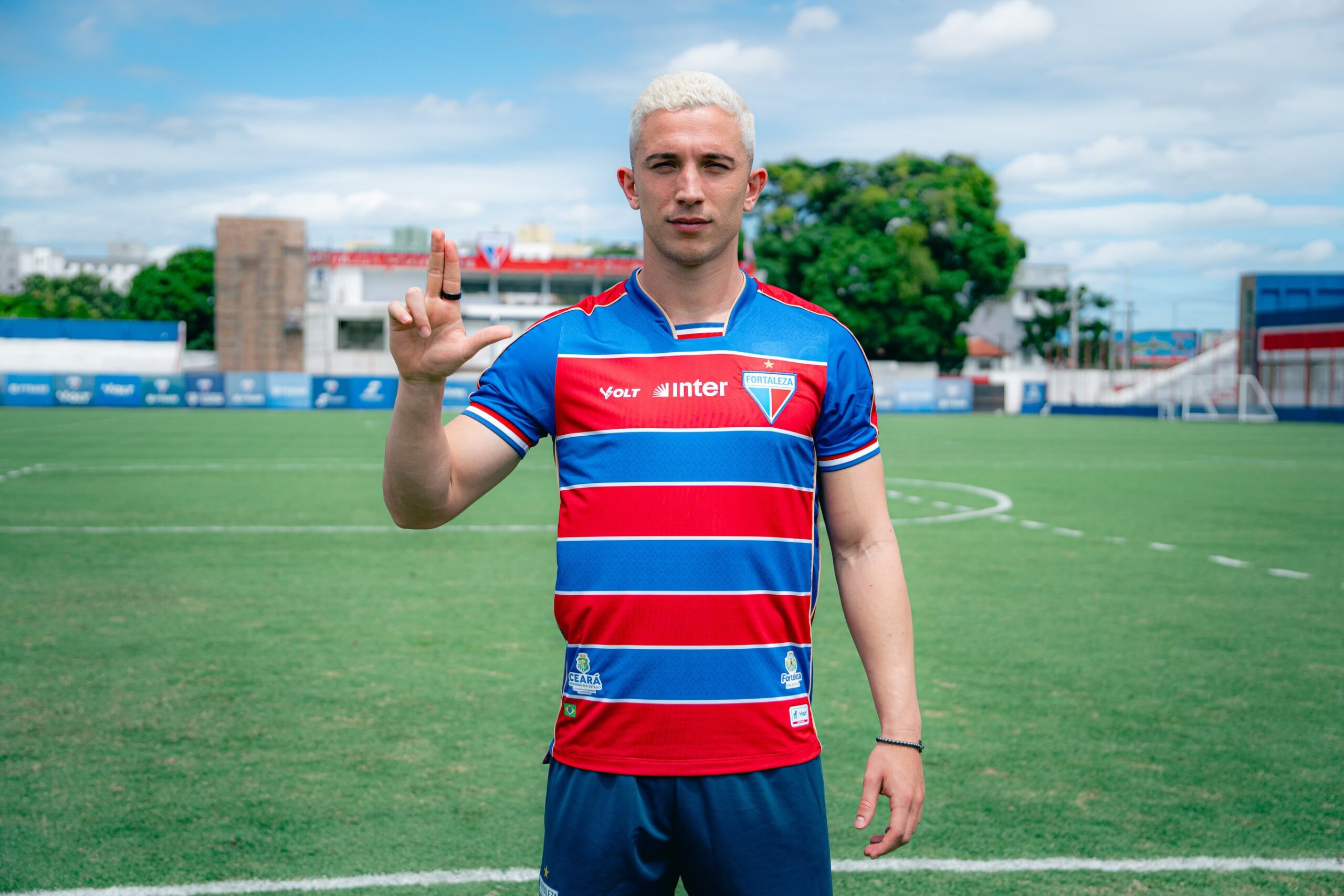 Fortaleza anuncia Nathan Fogaça como terceiro reforço da janela de transferências
