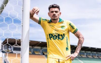 Sport mantém conversas com Tiquinho Soares após impasse por Chico da Costa; veja o cenário