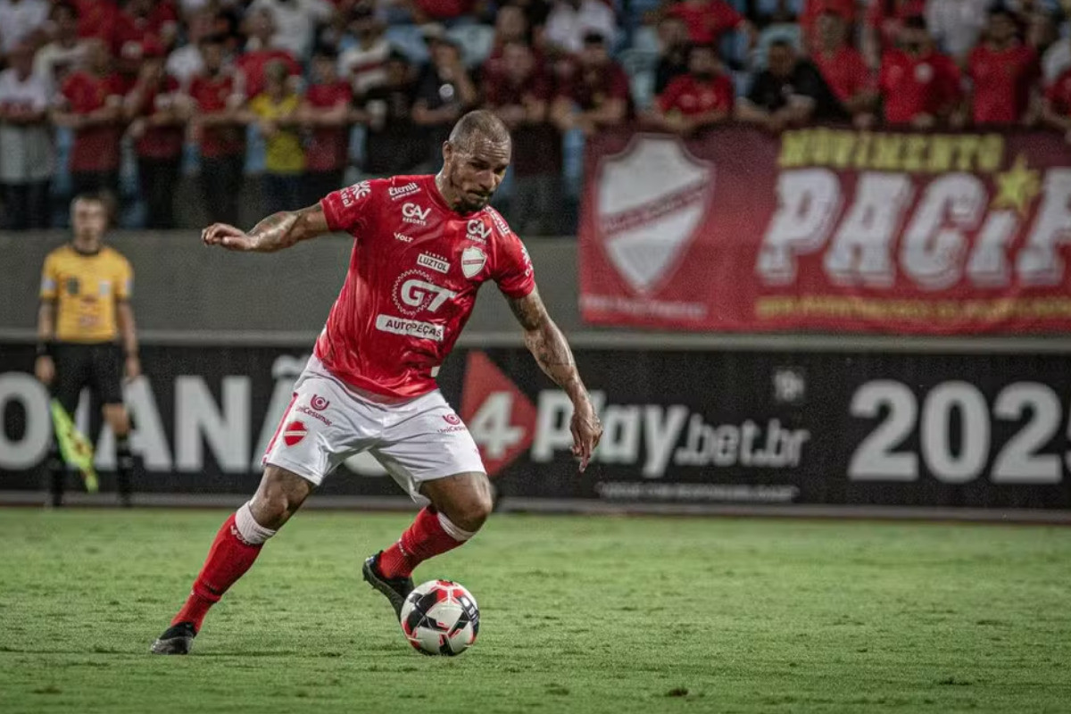 Santa Cruz contrata volante Arilson e técnico comemora: “As informações são boas” 1 Arilson - Vila Nova - Santa Cruz