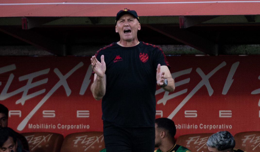 Técnico do Sport exalta atuação contra o Vila Nova e dedica vitória à torcida, diretoria e elenco: “Acreditaram no nosso trabalho”