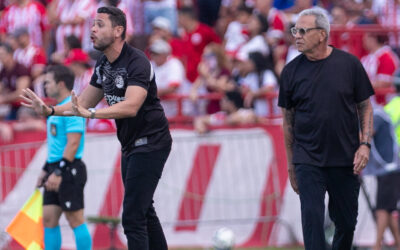 Técnido do Náutico elogia a atuação no primeiro tempo e reclama sobre falta de posse de bola