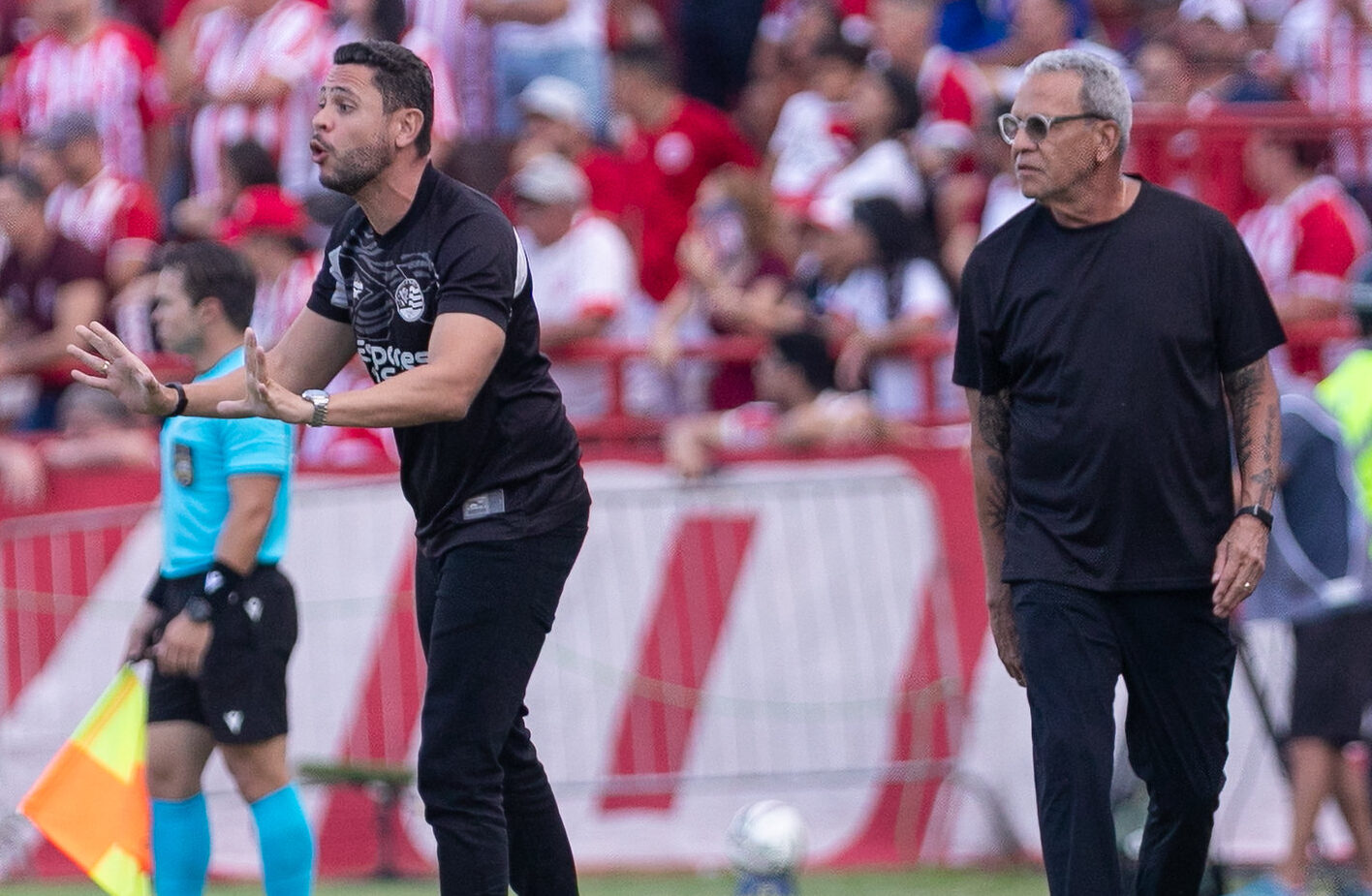Técnido do Náutico elogia a atuação no primeiro tempo e reclama sobre falta de posse de bola