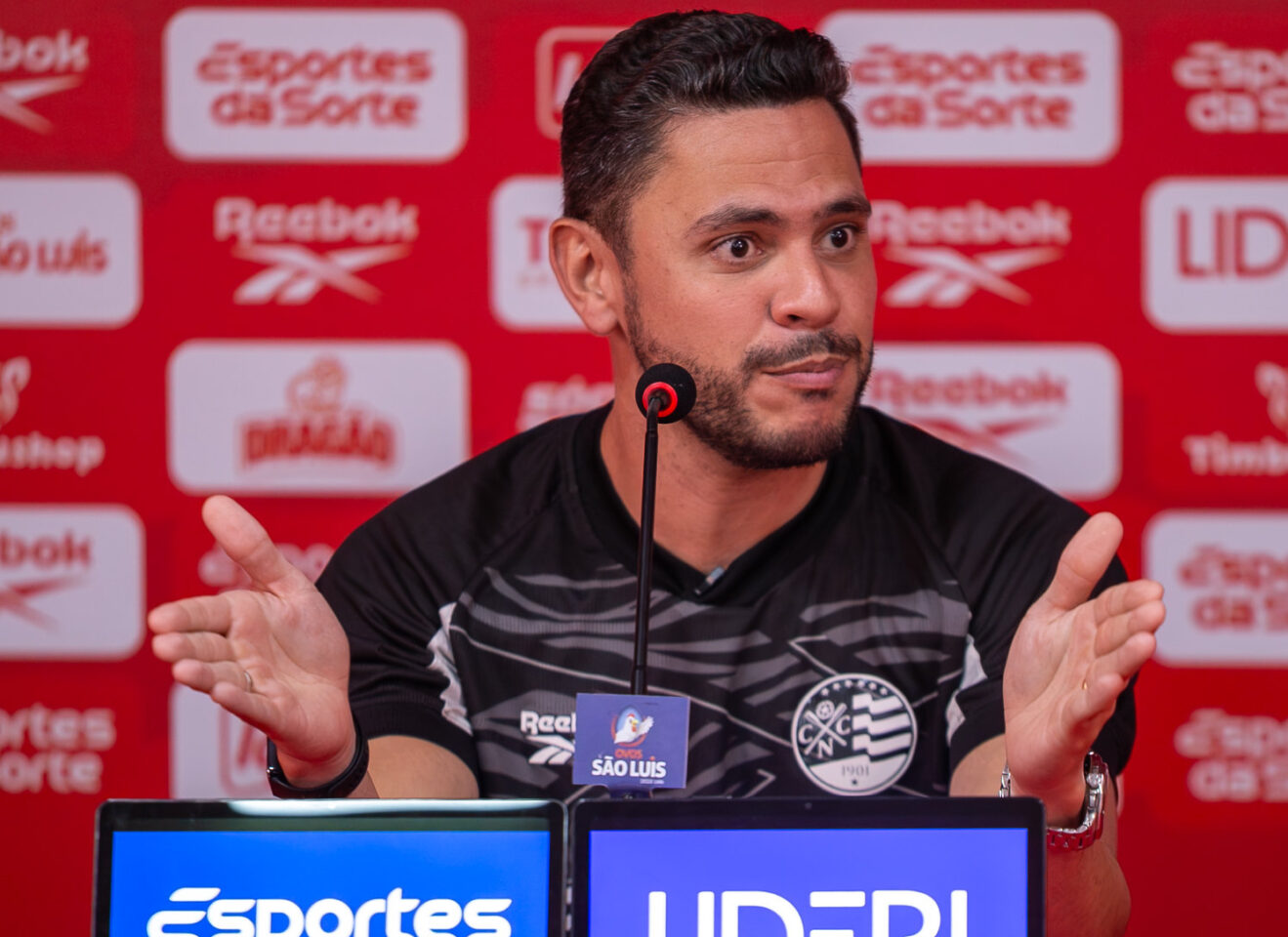 Guilherme dos Anjos diz que Náutico deve contratar até dois reforços para sequência da Série B 1 Guilherme dos Anjos - Treinador - Náutico