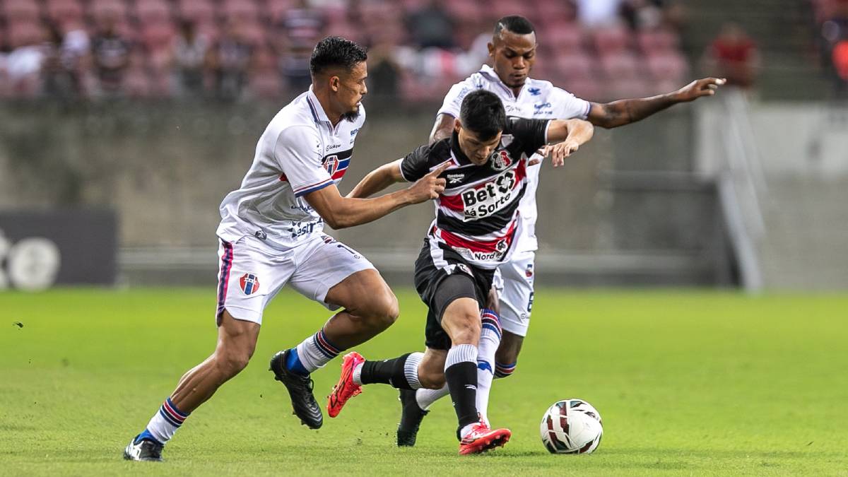 Santa Cruz pressiona, mas perde para o Maranhão na Arena de Pernambuco