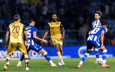 Sport leva virada na reta final e perde do Avaí na Ressacada pela Série B