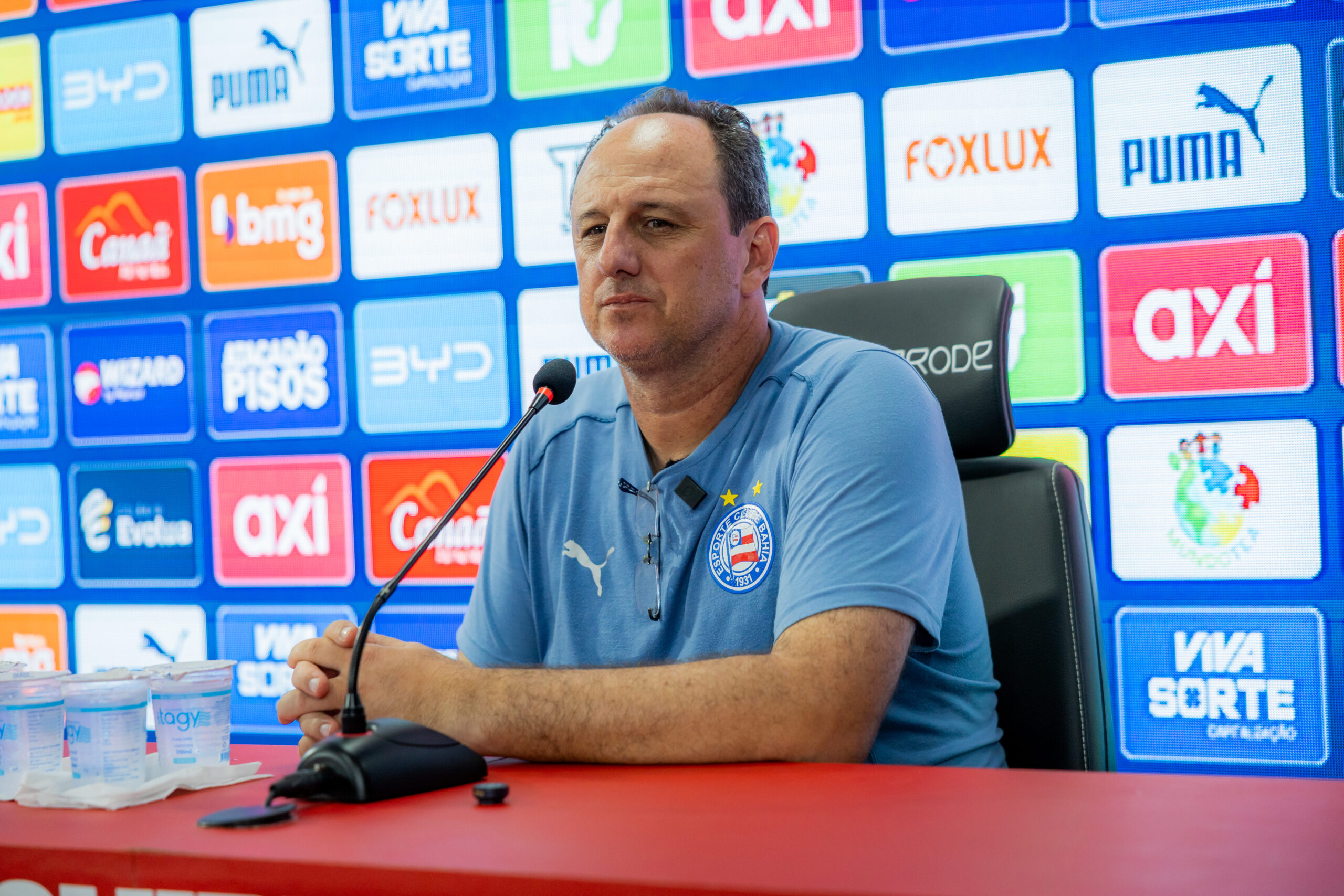 Após triunfo no Ba-Vi e marca de 200 jogos pelo Bahia, Ceni cita "guerra de narrativas" com o Vitória 1 Rogério Ceni - Bahia - Ba-Vi - Série A